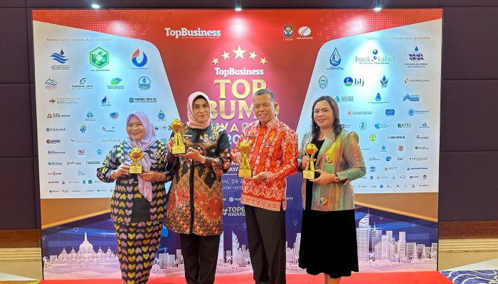 Gubernur Sultra dan Bupati Bombana Raih Penghargaan Bergengsi di TOP BUMD Awards 2025