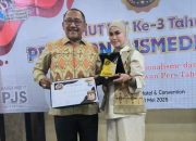 Ir. H. Burhanuddin Diakui Nasional, Terima PJS Awards 2025 Atas Komitmen Dukung Kebebasan Pers