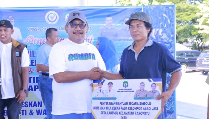 Tebar Bibit Ikan Nila, Pemkab Bombana Poles RTH Jadi Pusat Wisata Kota