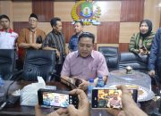 Wakil Bupati Bombana, Ahmad Yani, S. Pd., M. Si menyatakan komitmen mendukung lebuh febcana lemekafan calon DOB Kepulauan Kabaena. Hal itu ditegaskan usai mempin pertemuan konsolidasi di ruang rapat DPRD Bombana, Rabu (21/5/2025)
