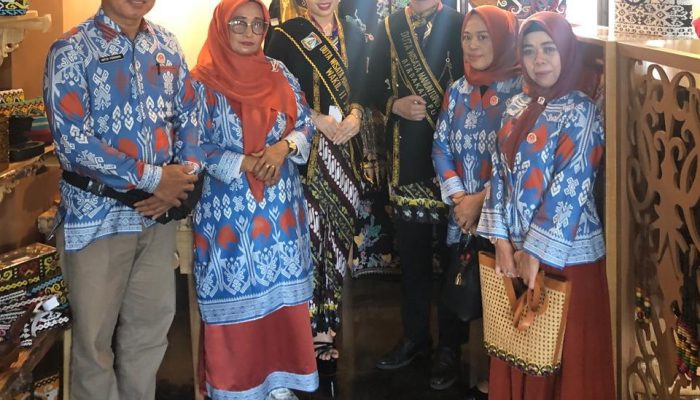 Motif Kepala Kuda Bombana Tampil di Panggung Nasional HUT ke-45 Dekranas