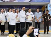 Serahkan 160 Sertifikat Tanah di Sulteng, Wamen Ossy Tekankan Bentuk Komitmen Negara Hadirkan Kepastian Hukum