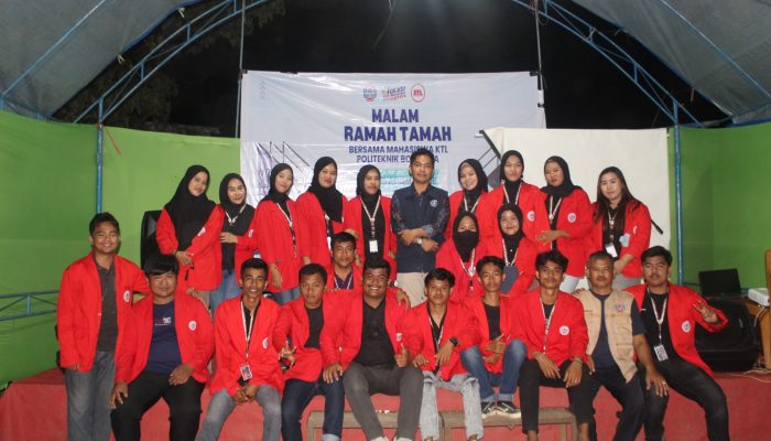 Menutup 40 Hari Pengabdian, Mahasiswa Politeknik Bombana Dilepas dengan Haru dan Lulo di Watumentade