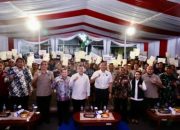 Lampaui Target Penyelesaian PTSL, Menko AHY dan Wamen Ossy Dermawan Serahkan Sertipikat Tanah di Pacitan