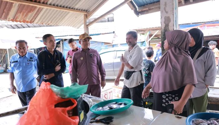 Wabup Bombana Tunjukkan Komitmen Kebersihan, Dampingi Tim Adipura 2025