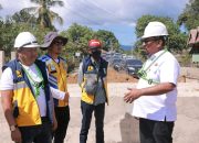 Burhanuddin-Ahmad Yani Tinjau Kabaena, Tegaskan Komitmen Tutup Semua Jalan Berlubang Tahun Ini