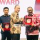 Bupati Bombana Raih BIK Award 2025, OJK Dorong Sultra Jadi Daerah Cerdas Finansial