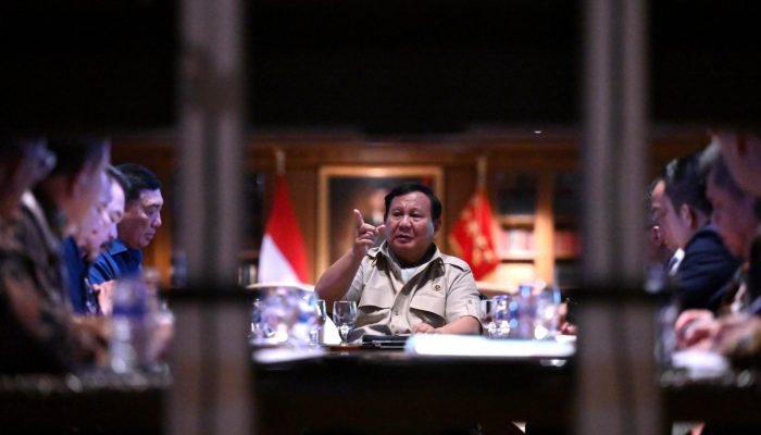 Prabowo Kumpulkan Para Pembantu di Hambalang, Isyarat Konsolidasi Besar Penertiban Tambang dan Hutan Ilegal