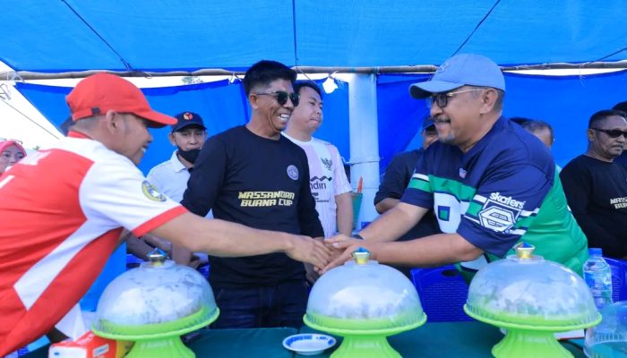 Bupati Bombana Tutup Turnamen Sepak Bola Massanra Buana Cup I: Momentum Kebersamaan dan Pembinaan Atlet Muda