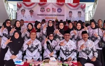 Dari Bombana, Cahaya Guru Menyala Terang di Delapan Dekade Pengabdian