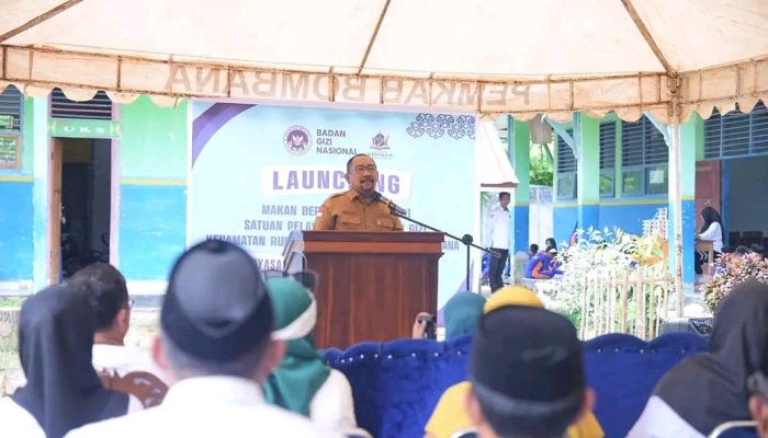 Bupati Burhanuddin Resmikan Makan Bergizi Gratis di MTsN 02 Bombana, Perkuat Layanan Gizi dan Ekonomi Lokal