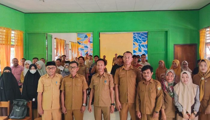 Buka Sosialisasi di SMPN 29 Bombana, Kadis Dikbud Tegaskan Dapodik adalah Nyawa Sekolah
