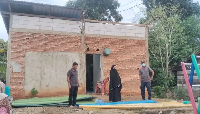 Angin Kencang Terjang Bombana, Empat Rumah Rusak, BPBD Turunkan Bantuan Darurat