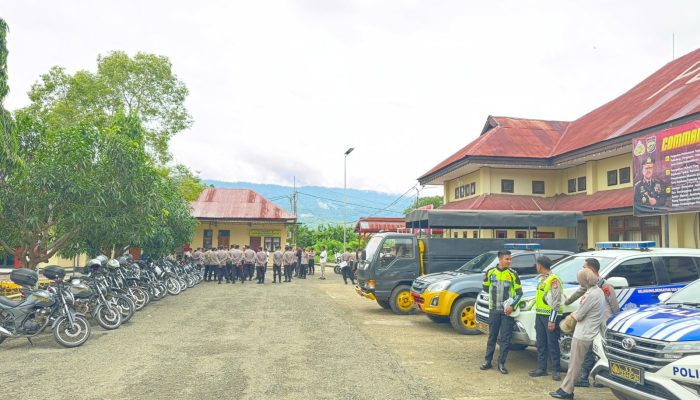 Kapolres Bombana Cek Senjata dan Kendaraan Dinas, Temukan Pelanggaran Plat hingga Mesin Kotor