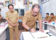 Tak Mau Stagnan di Predikat B, Bupati Bombana Ikat Kinerja Pejabat hingga Camat