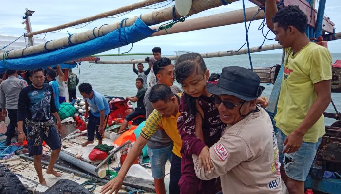 Balita 2 Tahun Selamat dari Tenggelamnya KM Cahaya Intan Celebes di Teluk Bone