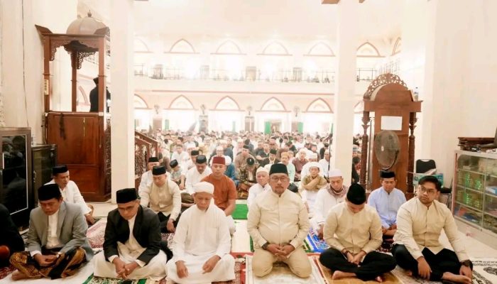 Bupati Bombana Pimpin Sholat Idul Fitri 1447 H, Ajak Masyarakat Tingkatkan Persaudaraan dan Gotong Royong