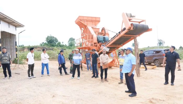Bupati Bombana Tinjau Aset Eks PT BMR dan Proyek Infrastruktur di Pulau Kabaena