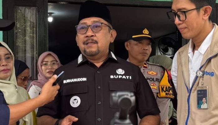 Bupati Bombana Minta Warga Tak Umbar Keluhan MBG di Medsos, Ancam Cabut Hak Dapur Nakal