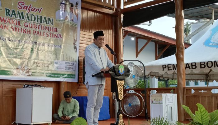 Safari Ramadan di Bombana, Wagub Sultra Bawa Pesan Pembangunan dan Hadirkan Ulama Palestina
