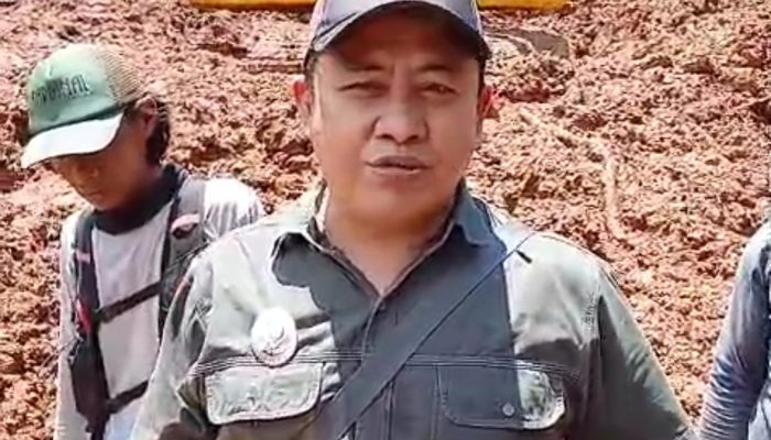 Wabup Bombana Tinjau Longsor Kabaena, Sumber Air Tiga Kecamatan Tertutup Material