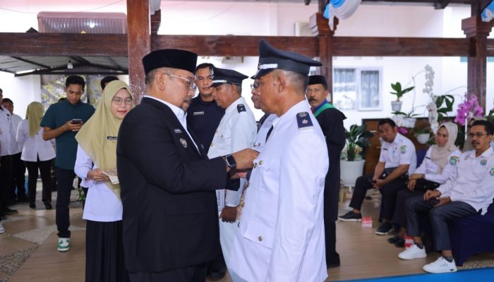 Bupati Bombana Lantik Tiga Pj Kepala Desa, Tekankan Stabilitas dan Pelayanan Publik
