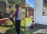 Polisi dan Warga Benahi Pos Kamling di Bombana, Dorong Siskamling Aktif