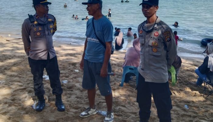 Polisi Perketat Pengamanan Objek Wisata Pasca Libur Iduladha, Ratusan Warga Padati Pantai Rahwana