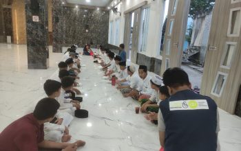 IZI Sultra Gelar Buka Puasa Bersama dan Salurkan Paket Ifthar Arafah 1447 H di Pesantren Al Hijrah Kendari