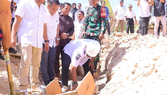 Peletakan Batu Pertama Masjid Baburridha, Bupati Bombana Ajak Warga Gotong Royong Wujudkan Pusat Pembinaan Umat