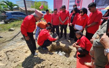 Batu Pertama Kantor PDI–P Bombana Jadi Sinyal Konsolidasi Menuju Target Tujuh Kursi
