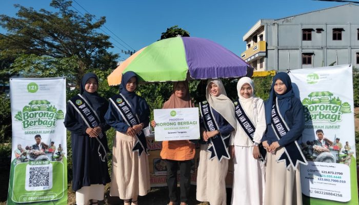 Borong Dagangan UMKM, SRI Sultra dan Duta IAIN Kendari Bagikan 100 Paket Nasi kepada Pekerja Informal