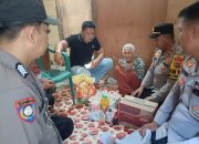 Polsek Kabaena Berbagi Sembako Sambut HUT Bhayangkara Ke-80