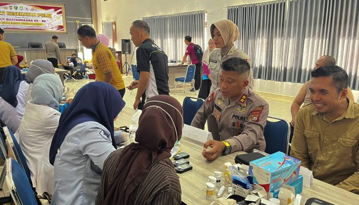 Polres Bombana Gelar Cek Kesehatan Gratis dan Donor Darah, Perkuat Kepedulian Sosial di Hari Bhayangkara ke-80