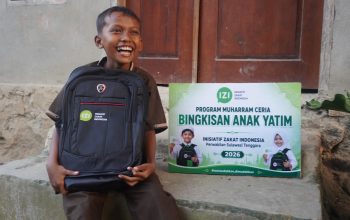 Muharram Ceria, IZI Sultra Salurkan Bingkisan dan Bantuan Pendidikan untuk Anak Yatim di Konsel