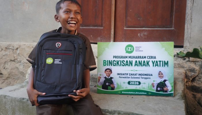 Muharram Ceria, IZI Sultra Salurkan Bingkisan dan Bantuan Pendidikan untuk Anak Yatim di Konsel