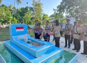 Hari Bhayangkara ke-80, Polres Bombana Kenang Jasa Pahlawan Lewat Ziarah dan Tabur Bunga