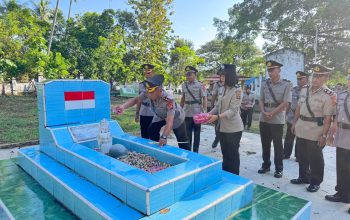 Hari Bhayangkara ke-80, Polres Bombana Kenang Jasa Pahlawan Lewat Ziarah dan Tabur Bunga