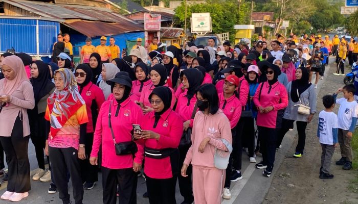Sambut HUT Bhayangkara ke-80, Polres Bombana Gelar Jalan Santai dan Senam Bersama
