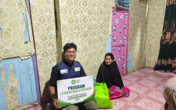 IZI Sultra Salurkan Paket Sembako bagi Masyarakat Pesisir Kendari Lewat Program Layanan Mulia Mustahik