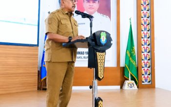 Bupati Bombana Minta Mahasiswa KKA UMK Hadirkan Solusi Nyata bagi Masyarakat