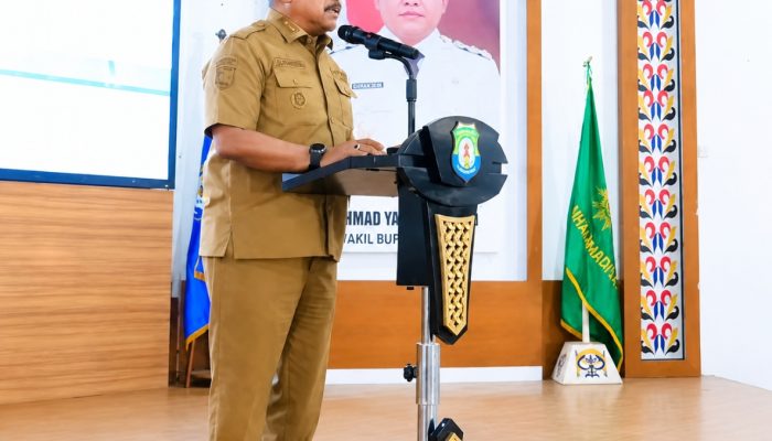 Bupati Bombana Minta Mahasiswa KKA UMK Hadirkan Solusi Nyata bagi Masyarakat