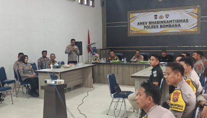 Anev Bhabinkamtibmas Polres Bombana: Kapolres Tekankan Penguatan Sinergi dan Kehadiran Polisi di Tengah Masyarakat