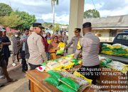 Polres Bombana Gelar Gerakan Pangan Murah di Kabaena, Kapolres Turun Langsung