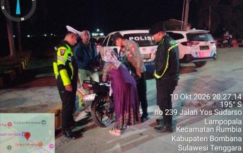 Polres Bombana Tertibkan Pengendara Tanpa Helm dan Knalpot Brong di Tugu Munajah