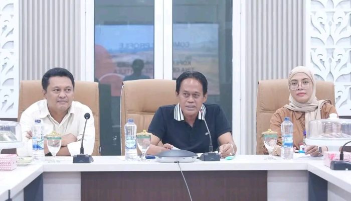 Sekda Bombana Pimpin Rapat Pembahasan Usulan Tambang Emas dan Perak Seluas 191 Hektare