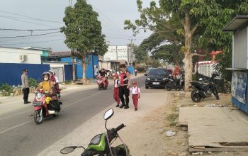 Polres Bombana Hadir Jaga Keselamatan Pelajar dan Ketertiban Lalu Lintas